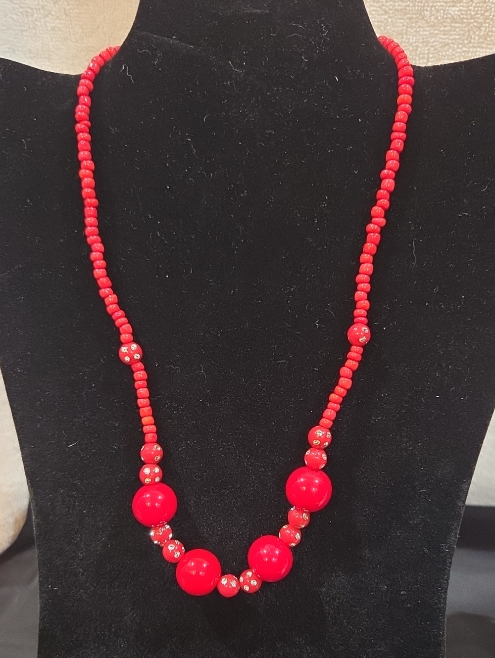 BEADED NECKLACE